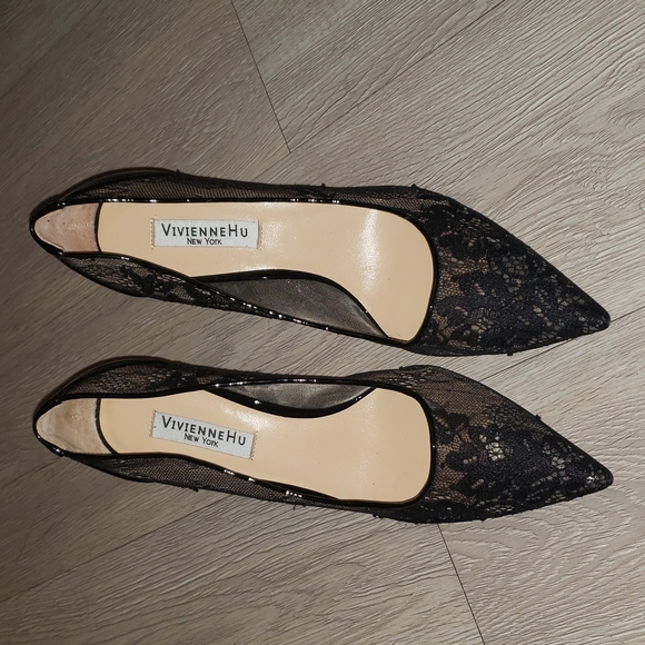 NWOT Vivienne Hu New York Black Lace Shoes Neat Style Heels - Picture 2 of 12